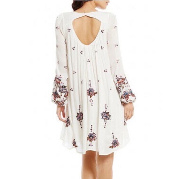 Free People Dresses & Skirts - Free People Floral Embroidered Tunic Long Sleeves